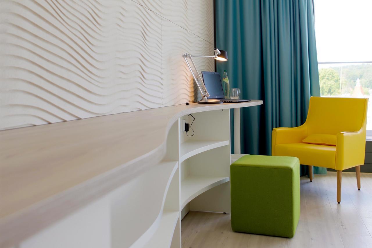 Seetelhotel Kaiserstrand Beachhotel ゼーバート・ヘリングスドルフ エクステリア 写真